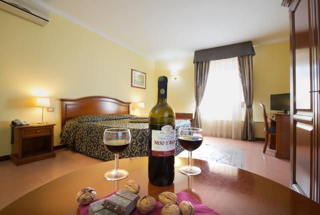 Hotel Villa Ada Pozzallo Bagian luar foto